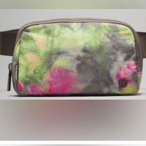 Lululemon Everywhere Belt Bag 1L Hyper Dye Multi/Rover colorway NEW WITH TAGS🔥